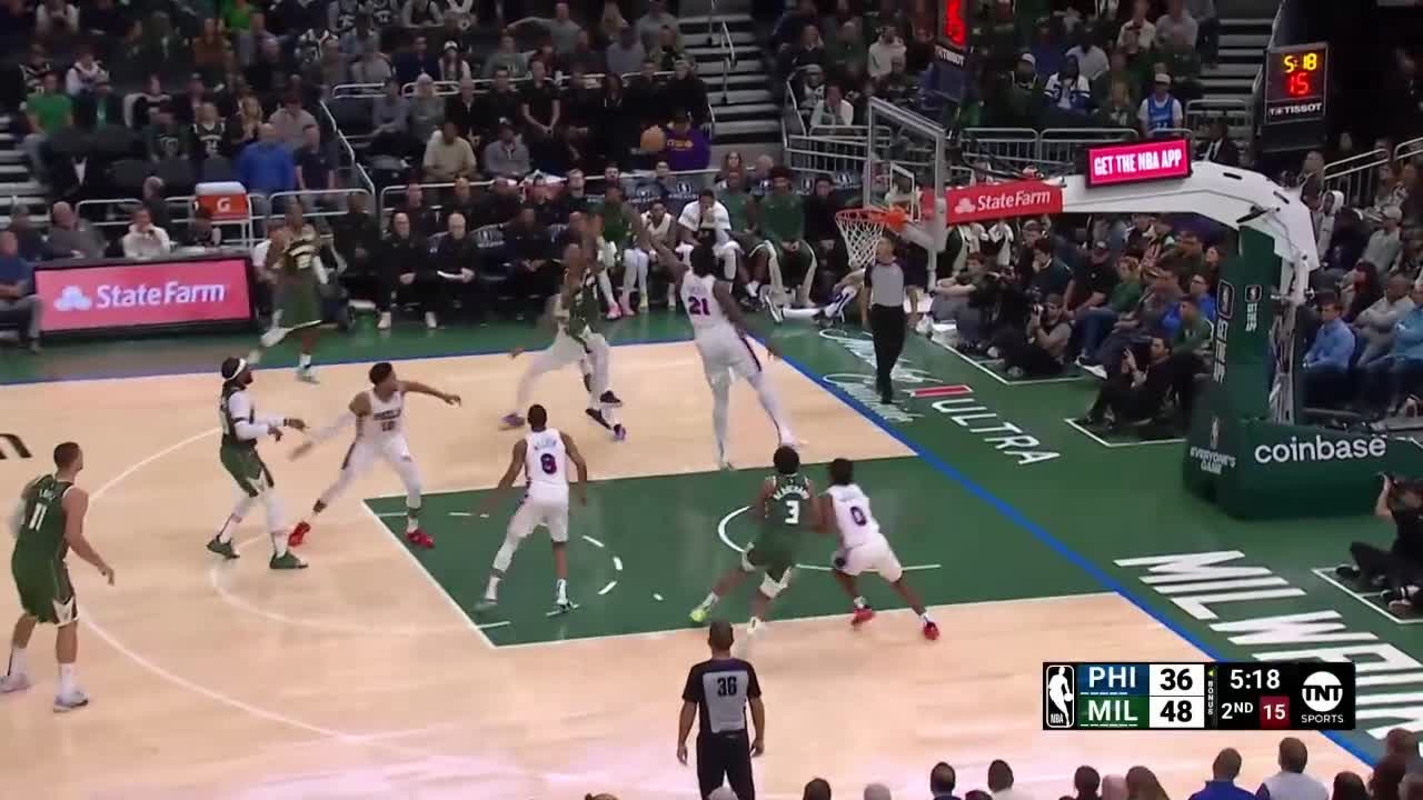 Un système cornes très haut permet à Dame de scorer facilement