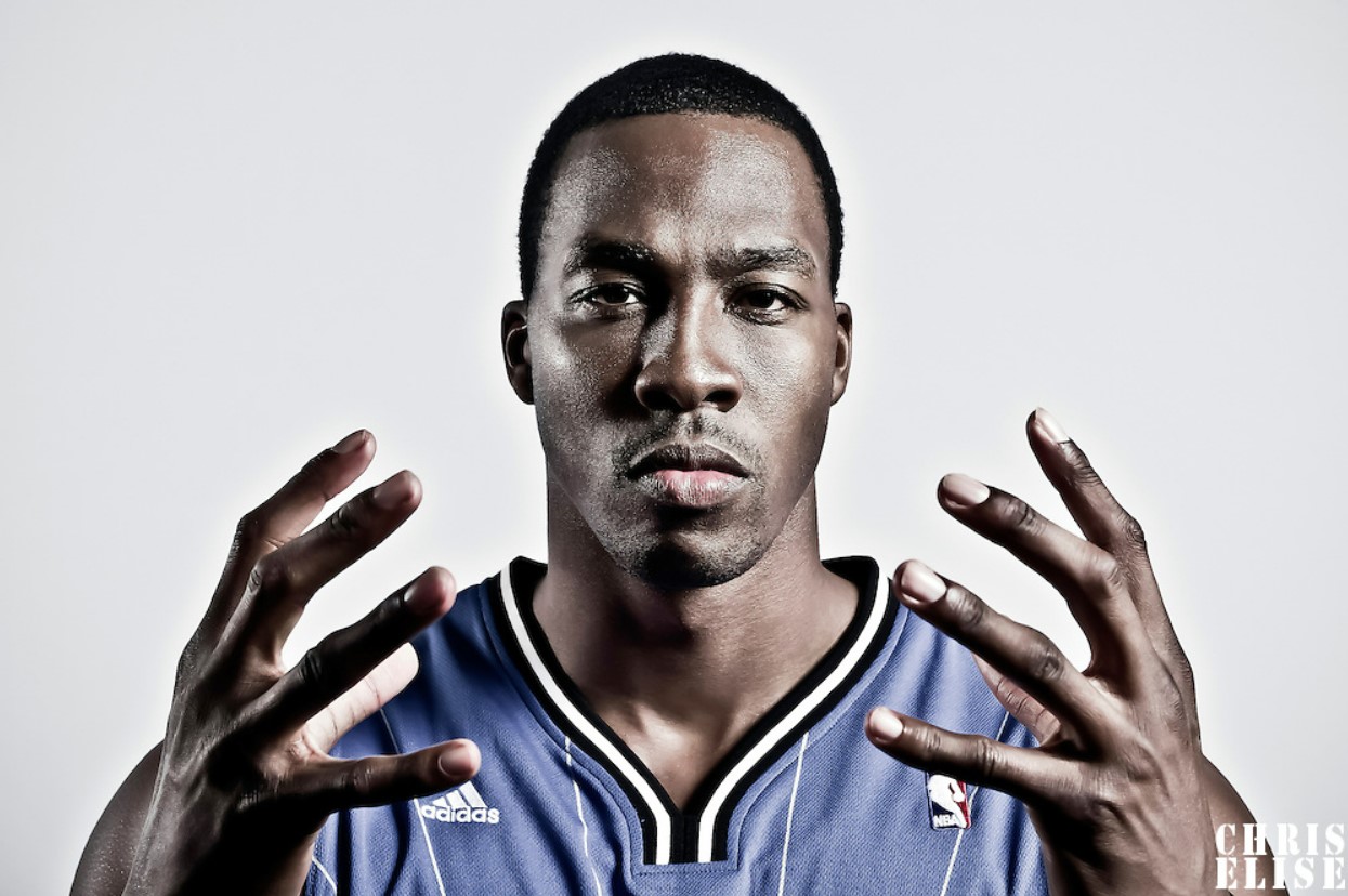 Dwight Howard dans Danse avec les Stars avec une perruque, ça donne ça