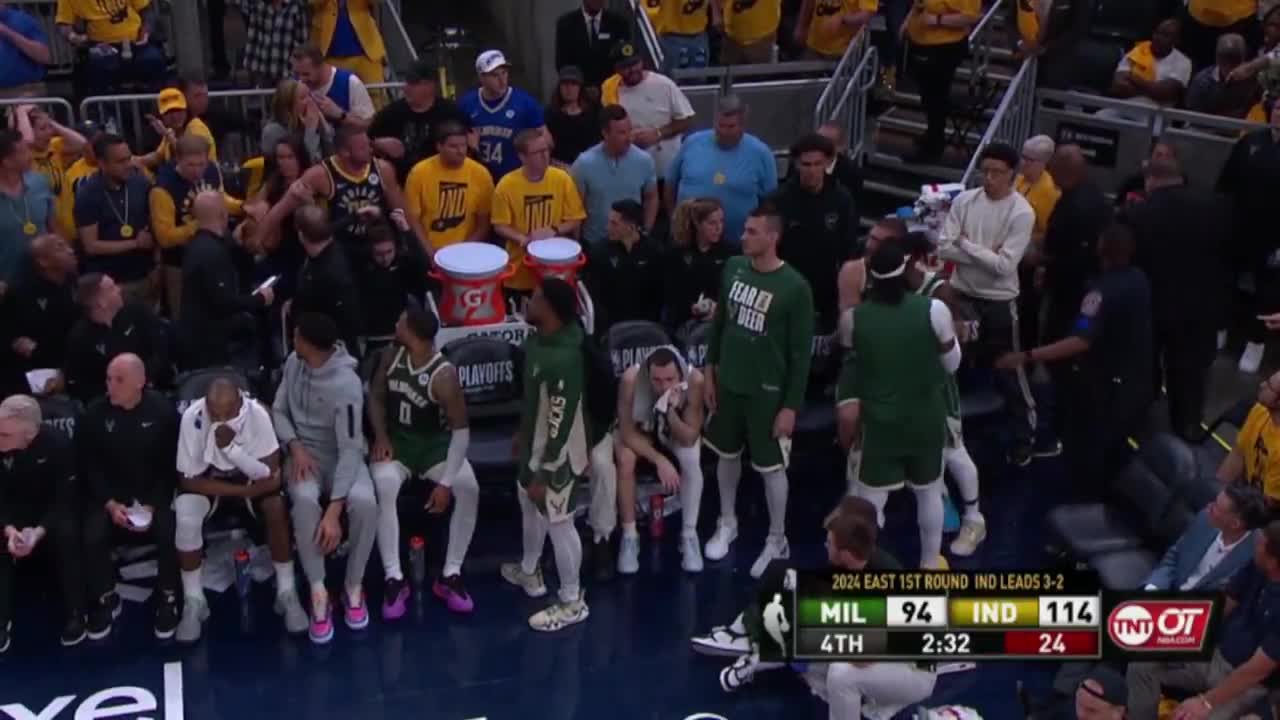 Pat Beverley se chauffe avec un fan et lui balance un ballon… il n’a jamais entendu parler de The Brawl ??